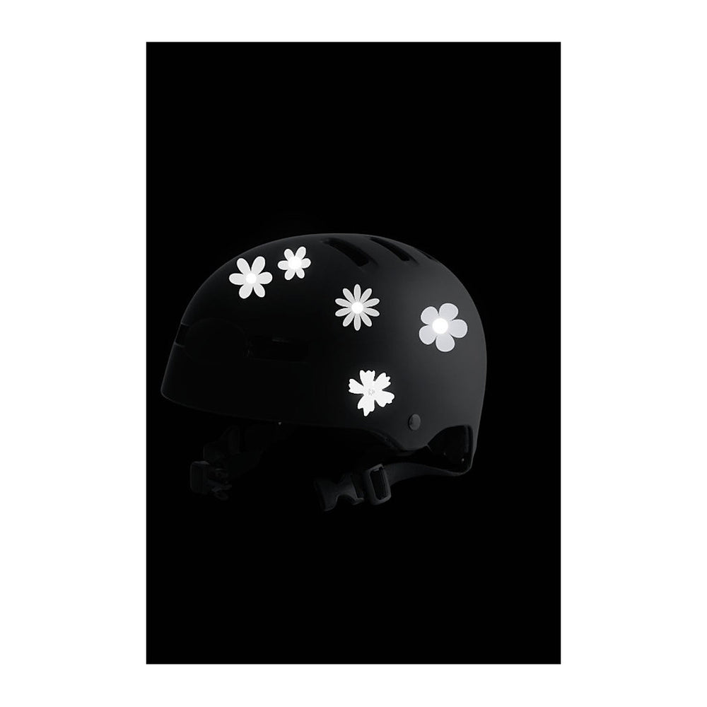 Autocollants réfléchissants vélo Suzon & Suzette - Titouan – Fleurs – gros plan sur les motifs réfléchissants dans le noir