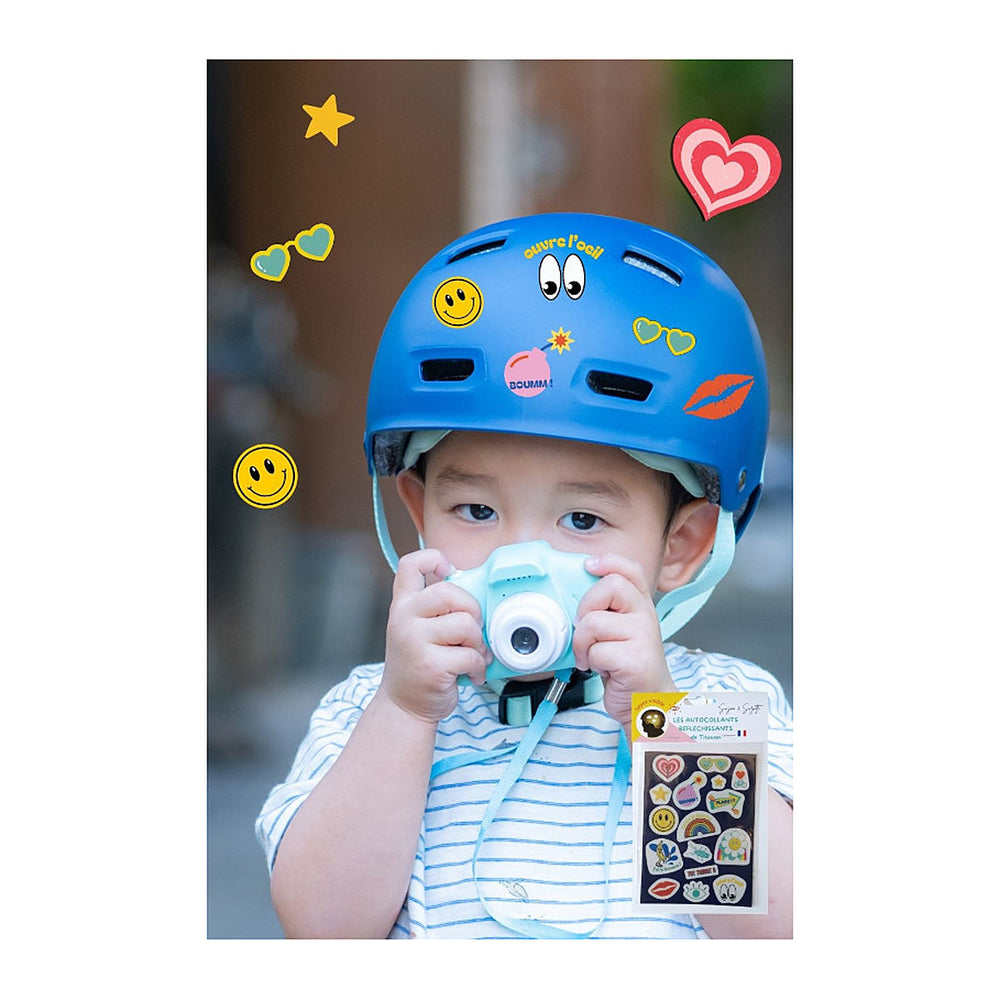 Autocollants réfléchissants vélo Suzon & Suzette - Titouan – Fun – les autocollants posés sur un casque enfant