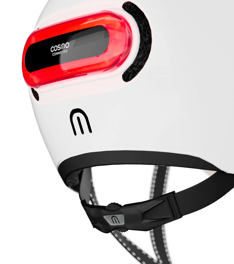 On a testé le casque Cosmo Fusion et son phare connecté Cosmo Ride :  pratique et convaincant