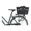 Panier arrière isotherme vélo Basil Classic Carry All MIK 18 L coloris Noir – monte sur un velo de ville