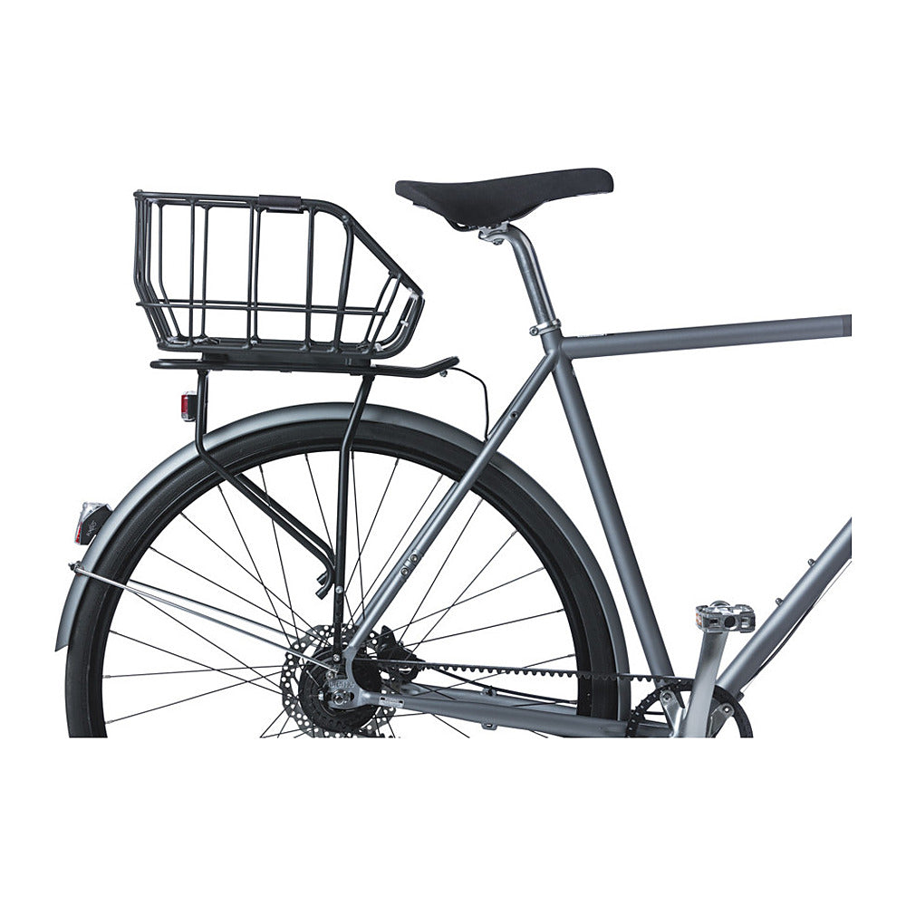 Panier arrière vélo Basil Portland MIK 25 L coloris Noir mat – monte sur un velo de ville