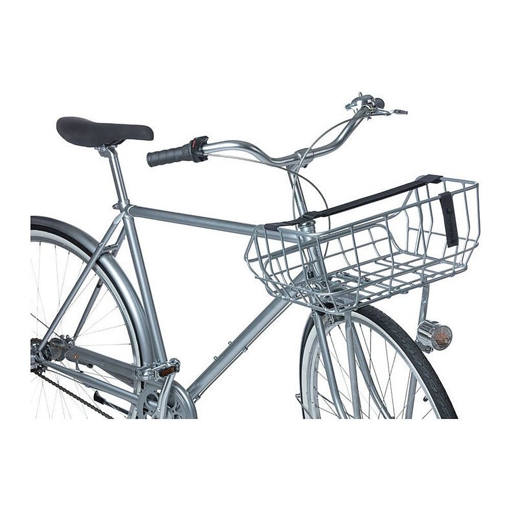 Panier avant vélo Basil Portland 25 L coloris Chrome – monte sur un velo de ville