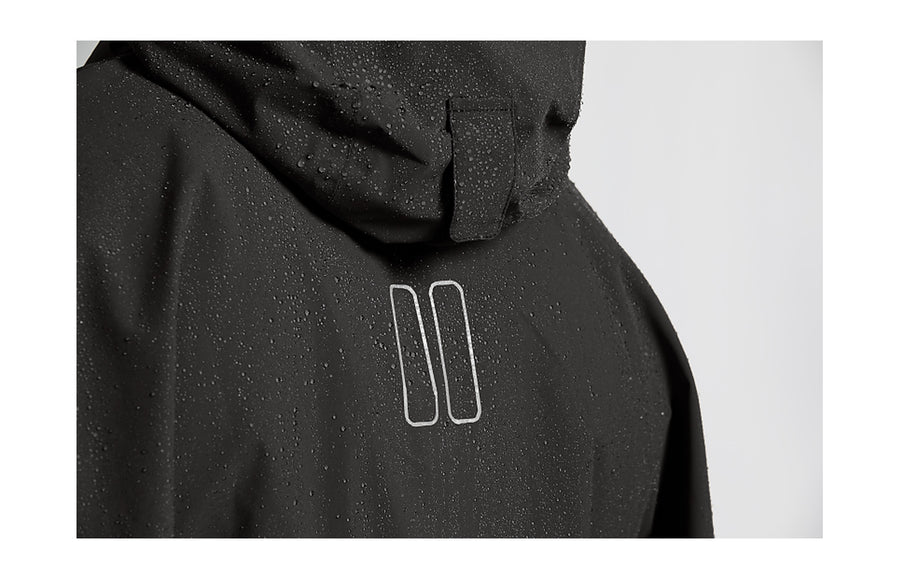 Capuche et tissu du poncho Basil Hoga