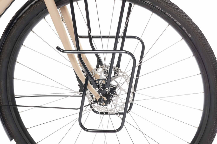 Porte-sacoches avant vélo Pelago Lowrider – le détail de la fixation sur la fourche