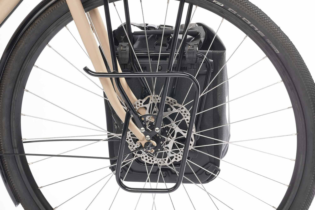 Porte-sacoches avant vélo Pelago Lowrider – avec une sacoche latérale accrochée