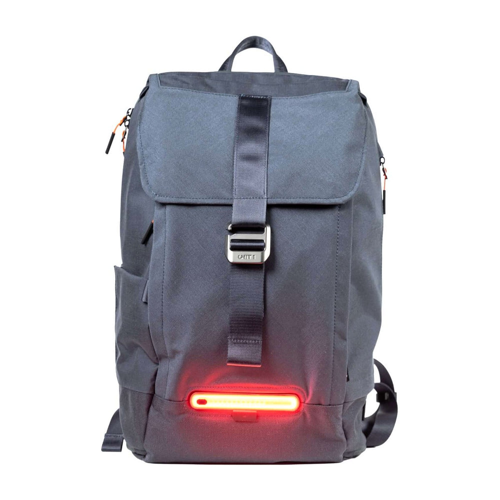 Sac à dos urbain connecté Unit 1 TORCH Backpack, coloris Misty Blue, vue de face avec Smart Light allumée