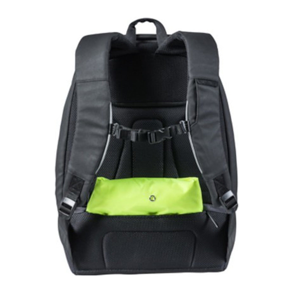 Sac à dos vélo Basil B-Safe Nordlicht 18 L coloris Noir Graphite – systeme d accroche deploye