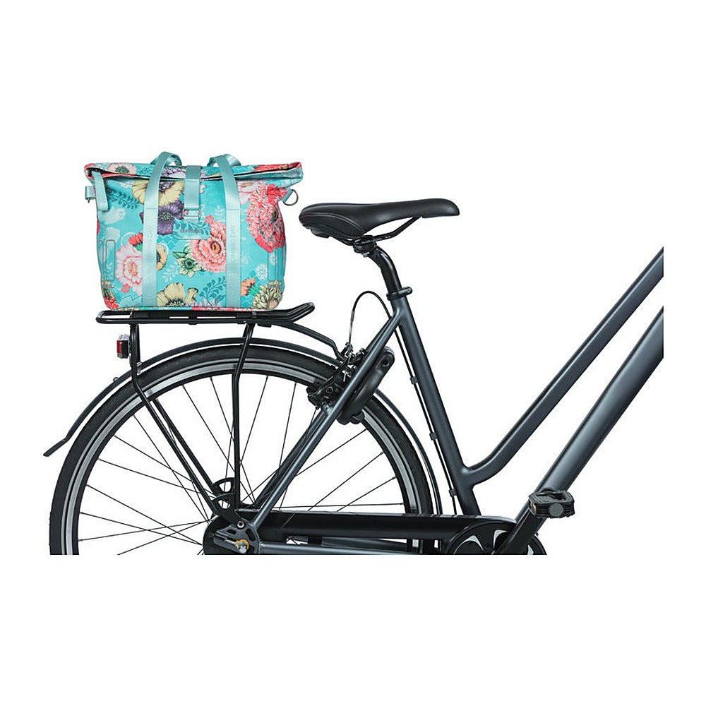 Sac à main vélo Basil Bloom Field KF 11 L coloris Sky Blue – monte a l arriere d un velo de ville