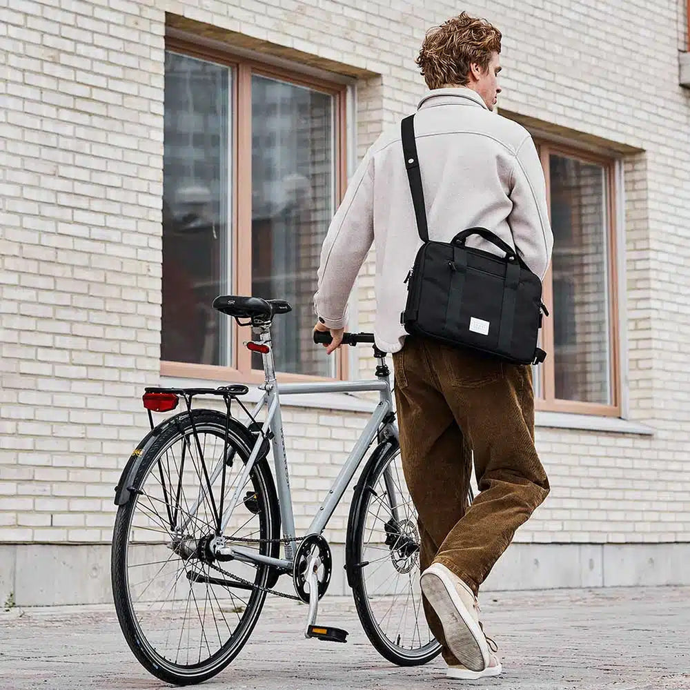 sacoche-cadre-velo-weather-goods-sweden-city-frame-bag-noir-2
