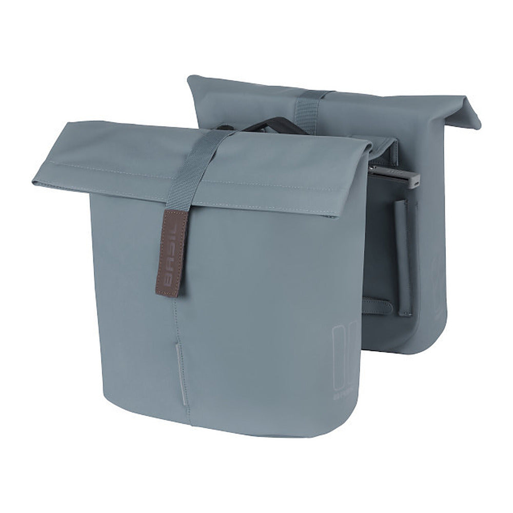 Sacoche double vélo Basil City MIK 32 L coloris Graphite Blue – la paire montee