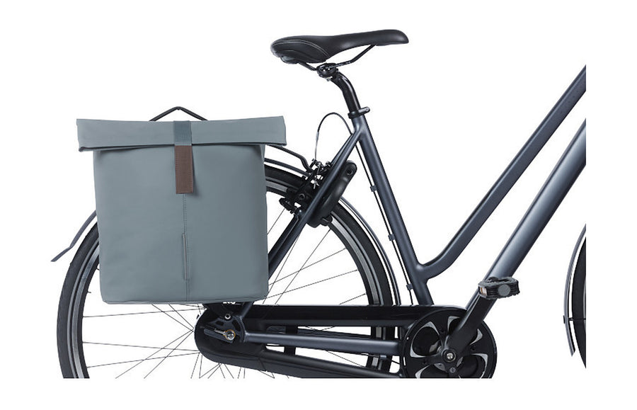 Sacoche double Basil City MIK montee sur un velo