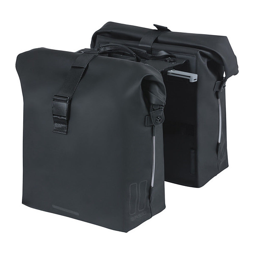 Sacoche double vélo Basil SoHo Nordlicht MIK 41 L coloris Noir nuit – vue 3/4 fermée