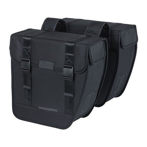 Sacoche double vélo Basil Tour 28 L coloris Noir – la paire montee