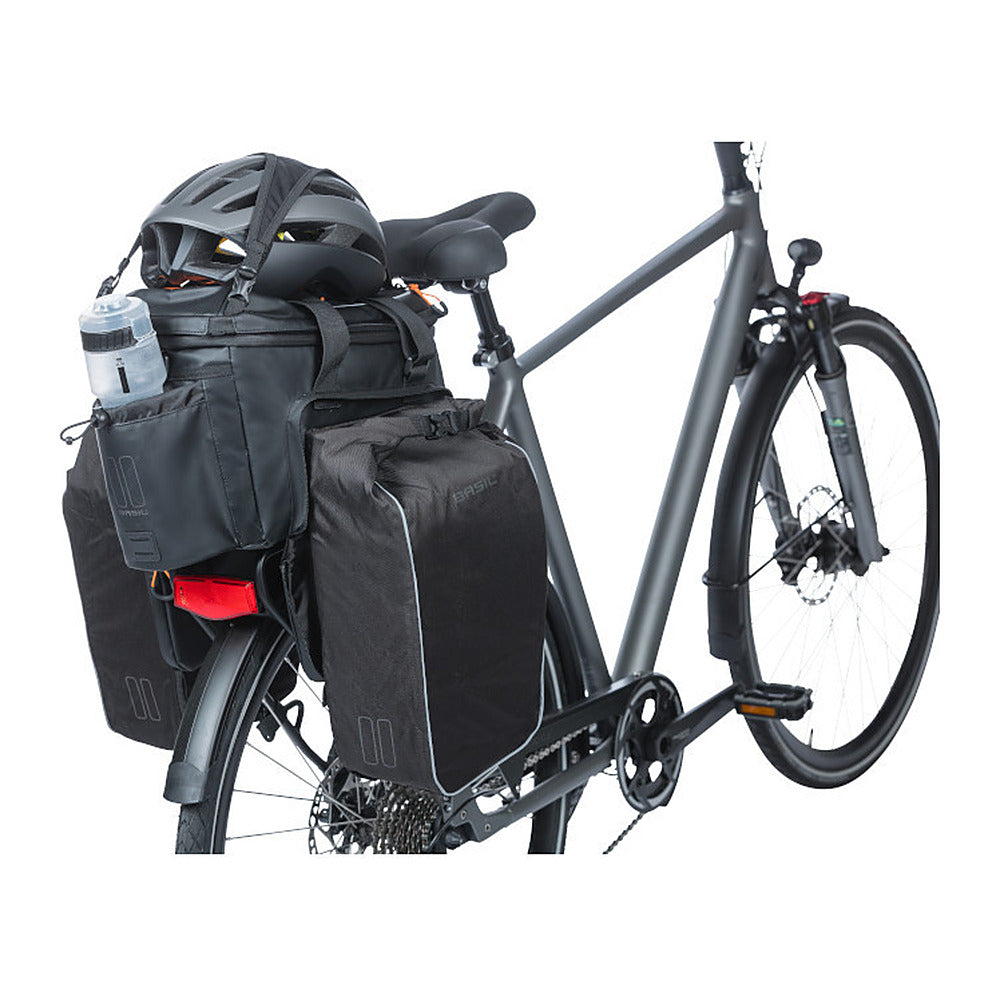 Sacoche porte-bagages Basil Miles Tarpaulin XL Pro MIK 9-36 L coloris Noir / Orange – montee sur un velo de ville