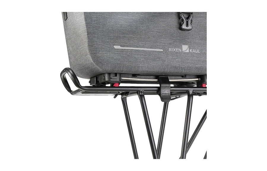 Sacoche KlickFix Rackpack Waterproof en place sur le porte-bagages
