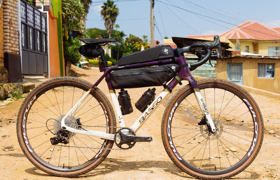 sacoche-tube-horizontal-velo-miss-grape-big-node-sec3