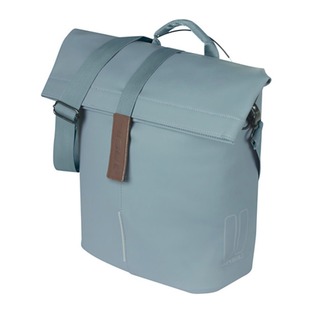 Sacoche vélo Basil City Shopper MIK Studs 16 L coloris Graphite Blue – vue trois quarts