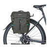 Sacoche vélo Basil Discovery 365D M MIK Hooks 9 L coloris Noir Mêlée – accrochee sur le flanc d un porte-bagages
