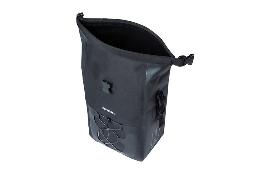 Fermeture roll-top de la sacoche Basil Navigator Waterproof