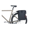 Sacoche vélo Basil SoHo Nordlicht MIK Studs 17 L coloris Noir nuit – monte sur un velo de ville