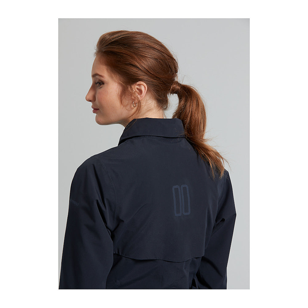 Trench-coat de pluie vélo Basil Mosse femme coloris Bleu Nuit - porte de dos