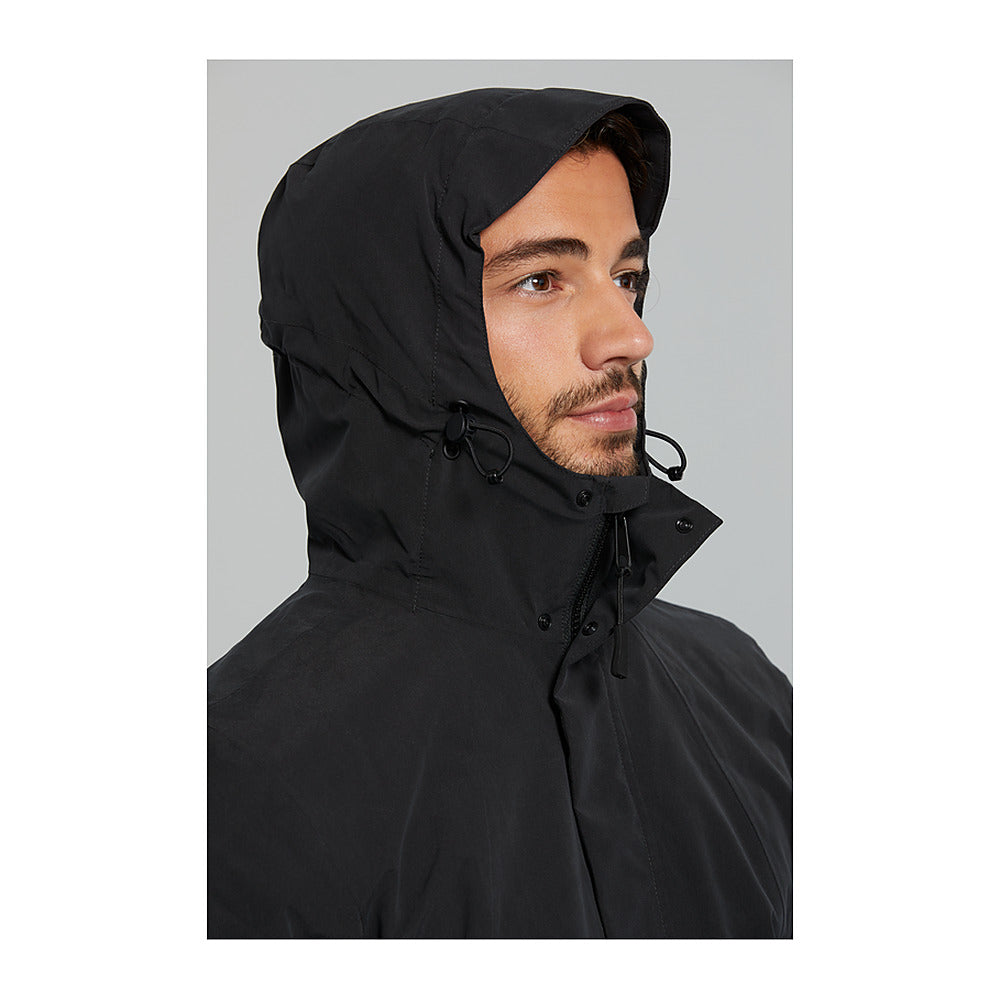 Veste de pluie vélo Basil Mosse Parka homme coloris Noir - portee capuche relevee